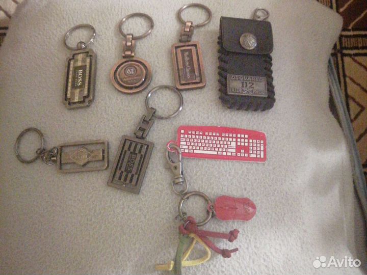Продам брелки и цепочки