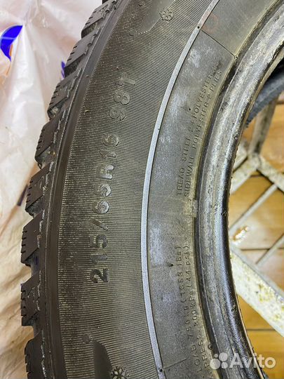 Kumho I'Zen KW22 215/65 R16