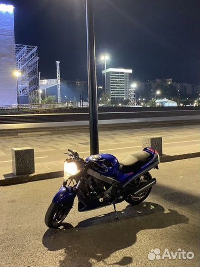 Kawasaki zx600D