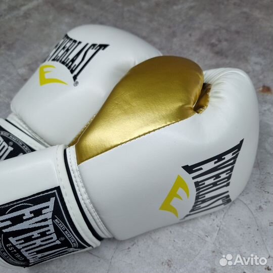 Боксерские перчатки Everlast