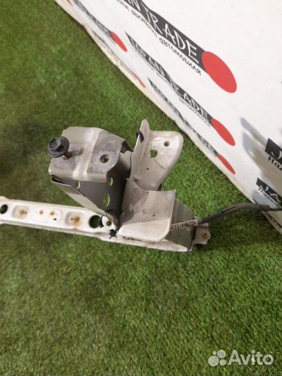 Рамка радиатора Toyota Auris ZRE151 1zrfe 2007