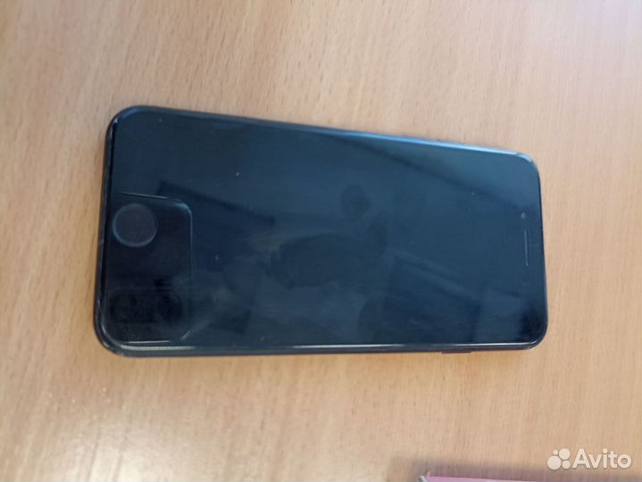 iPhone SE (2020), 128 ГБ