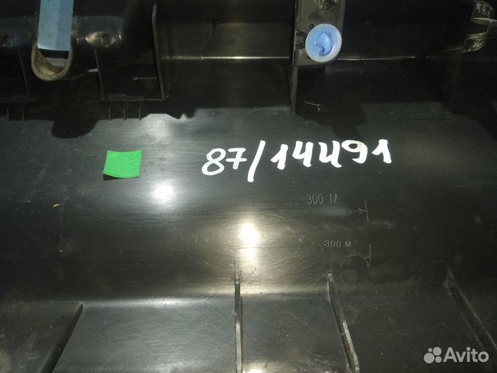 Кожух замка багажника Ситроен С4 В7