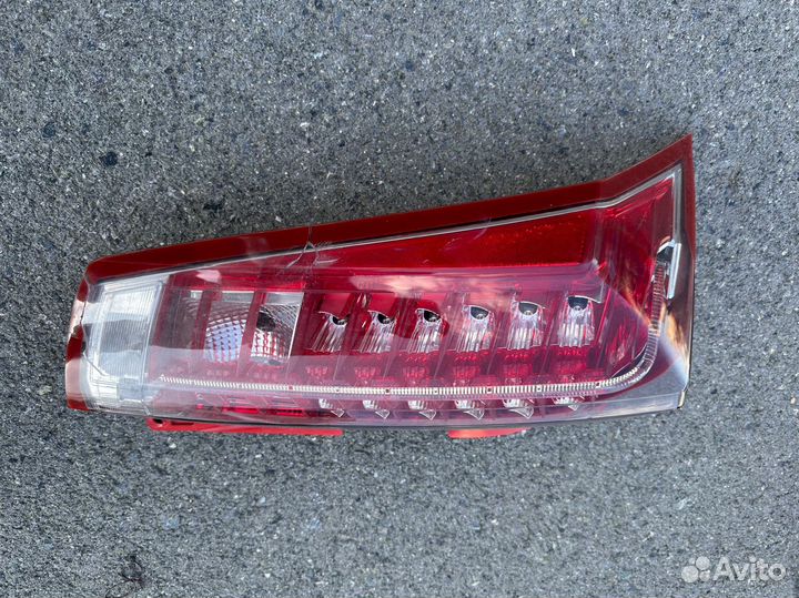 Задняя левая фара на cadillac srx 2 2013