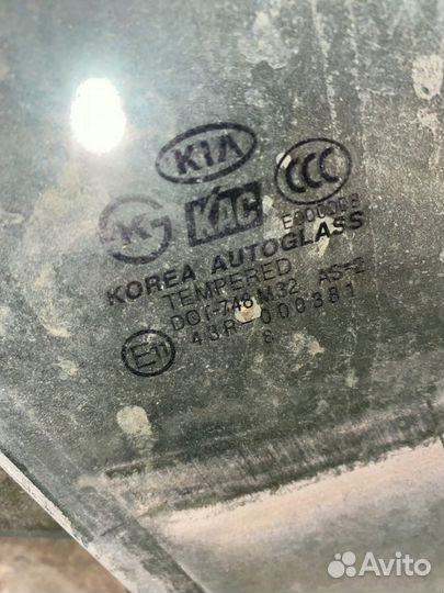 Стекло двери переднее правое Kia Rio 2 1.4