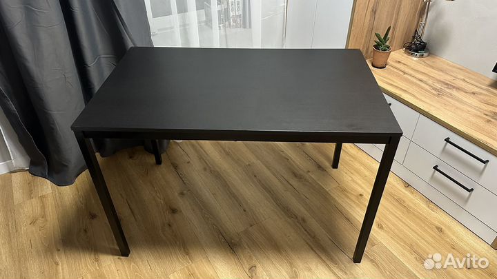 Стол IKEA