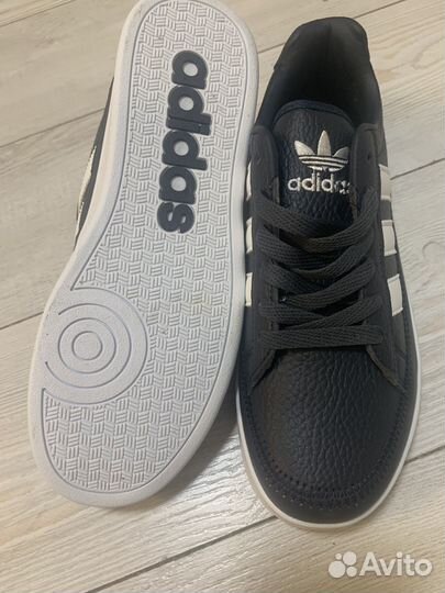 Кроссовки adidas новые