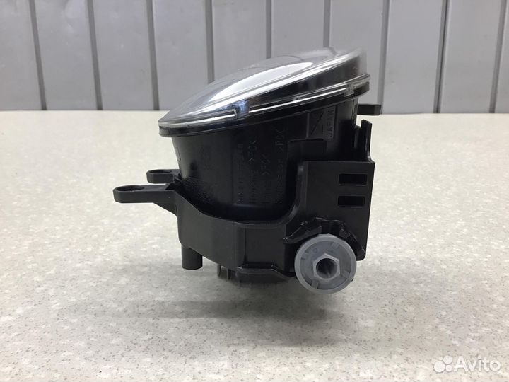 Фара противотуманная правая Toyota Land Cruiser (1