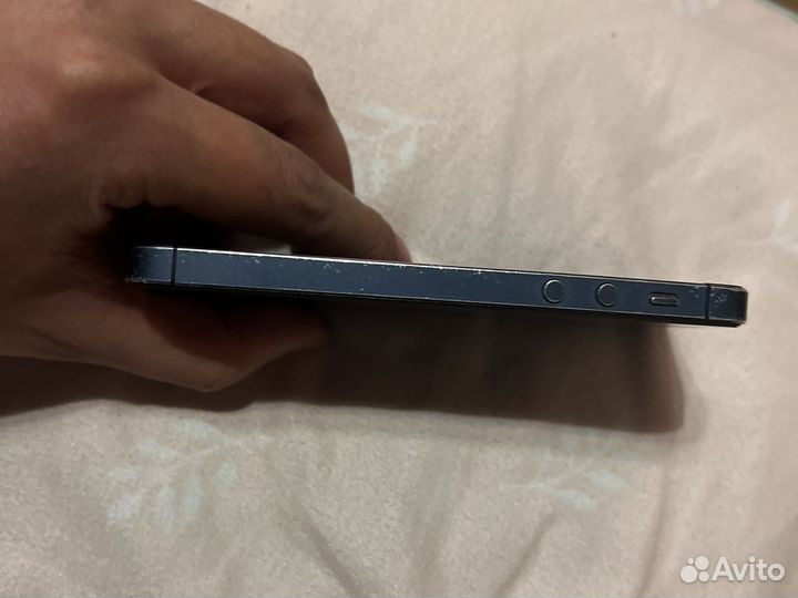 Телефон iPhone 5