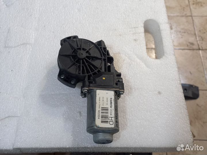 Моторчик стеклоподемника Hyundai Elantra HD