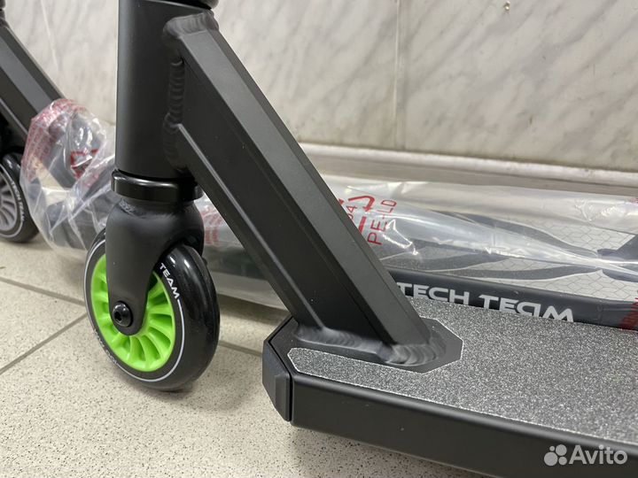 Трюковой самокат tech team