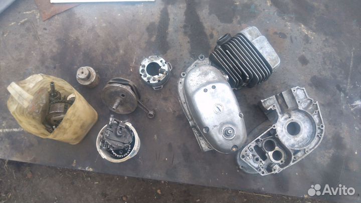 Запчасти на мотоцикл восход 3м и на Иж