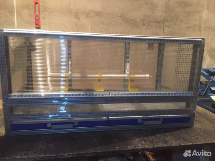 Брудер для циплят