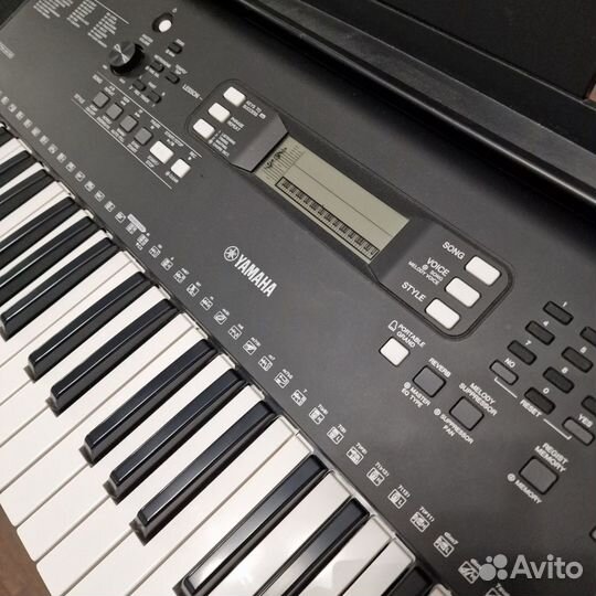 Синтезатор Yamaha PSR EW300