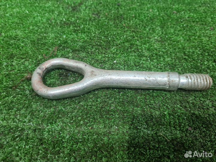 Буксировочный крюк Polo Sedan