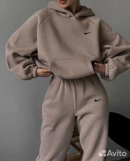 Спортивный костюм женский