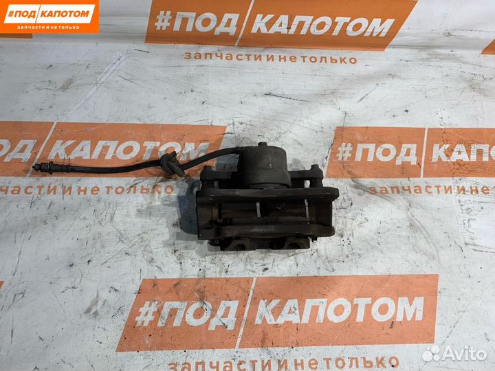 Суппорт тормозной передний правый Toyota Camry