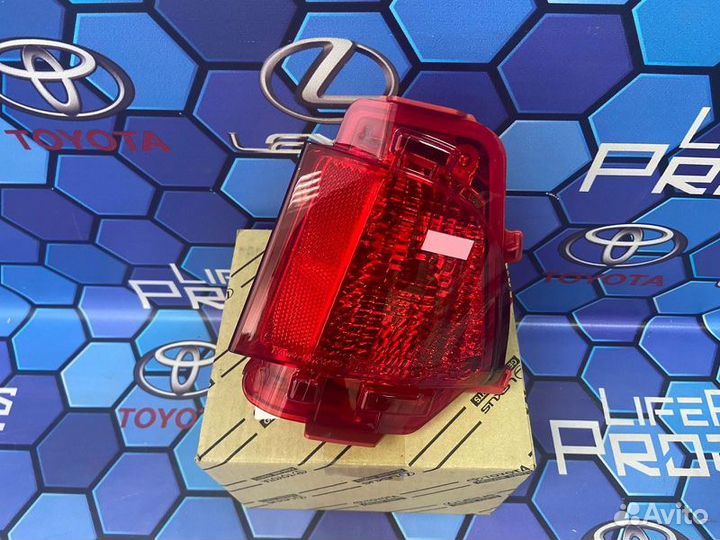 Фонарь противотуманный задний правый Lexus Lx450