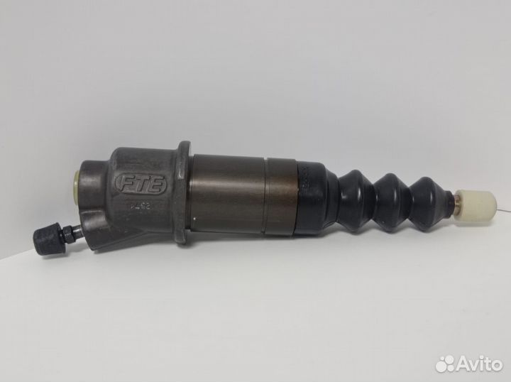 Рабочий цилиндр сцепления со штоком Вольво 940