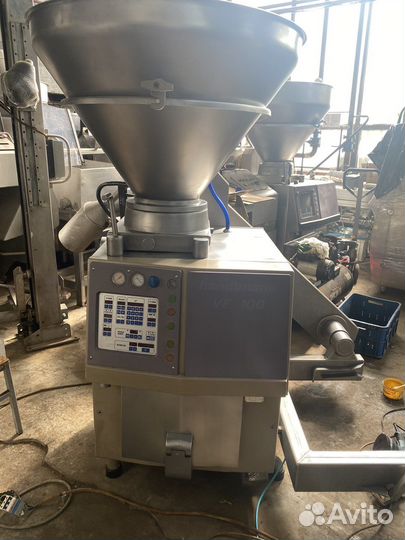 Вакуумный шприц Handtmann VF-100