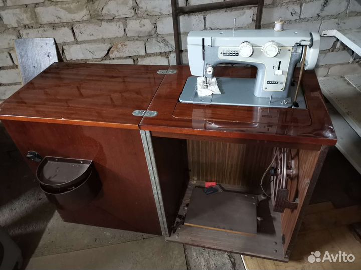 Швейная машина Чайка 3