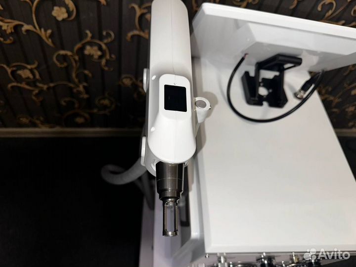 Лазер для удаления татуировок. Карбоновый пилинг