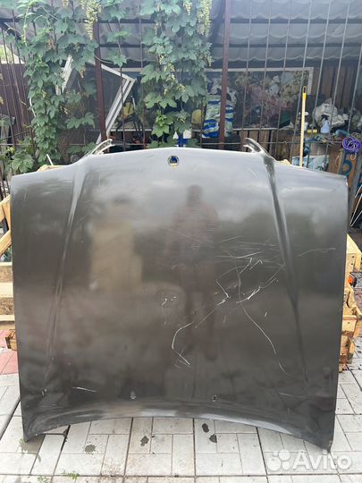 Капот на мерседес w124