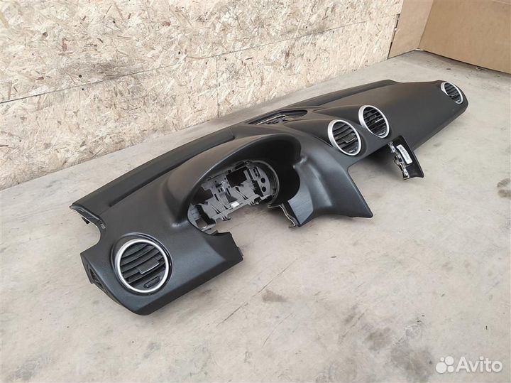 Торпедо панель Mercedes ML W164