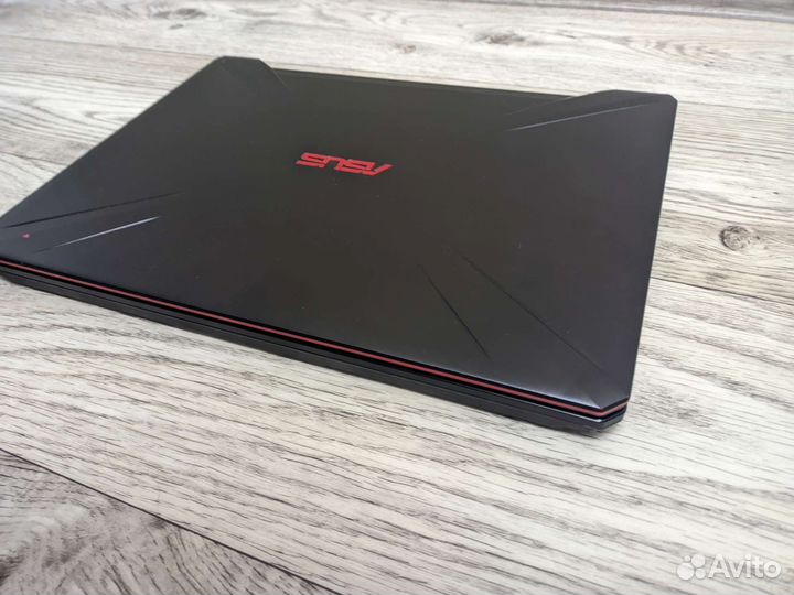 Asus TUF gaming AMD Ryzen5 AMD Radeon RX 560X 4gb