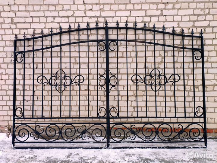 Ворота с калиткой распашные Н-7