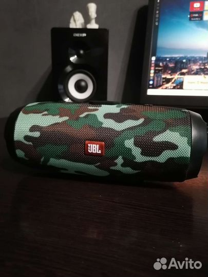 Портативная колонка JBL Charge 3