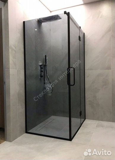 Стеклянные душевые перегородки