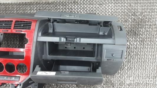 Панель приборов (торпедо) dodge caliber (HBR17IS01