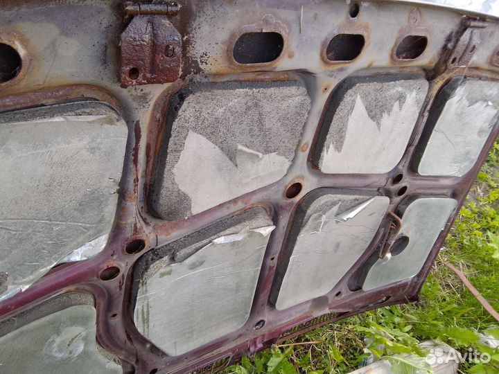 Капот на ниву