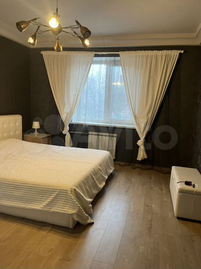 3-к. квартира, 100 м², 3/17 эт.