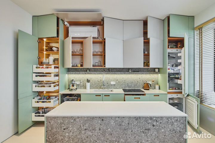 Современная кухня-гостиная с островом