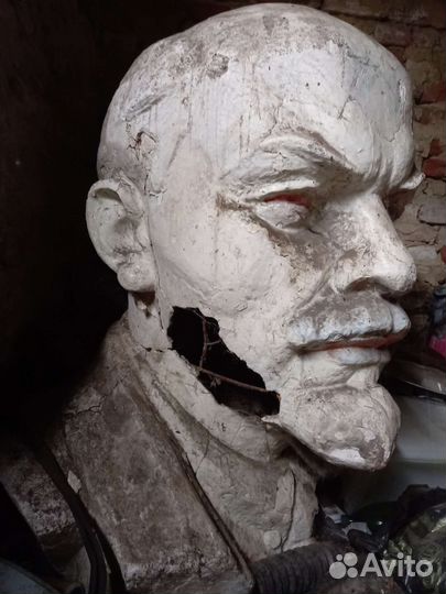 Бюст Ленина