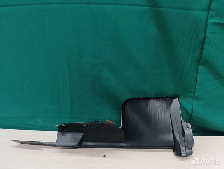 Дефлектор радиатора правый Grand Cherokee вк2 2010