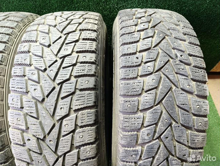 Dunlop SP Winter Ice02 215/60 R16