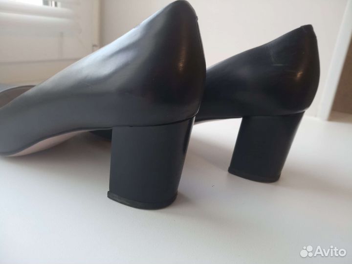 Туфли женские на низком каблуке 38 размер