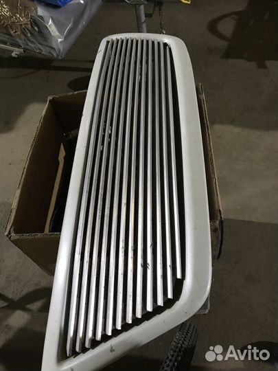 Продам решётку радиатора на Лэнд крузер Сигнус