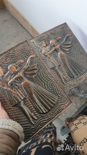 Панно чеканки