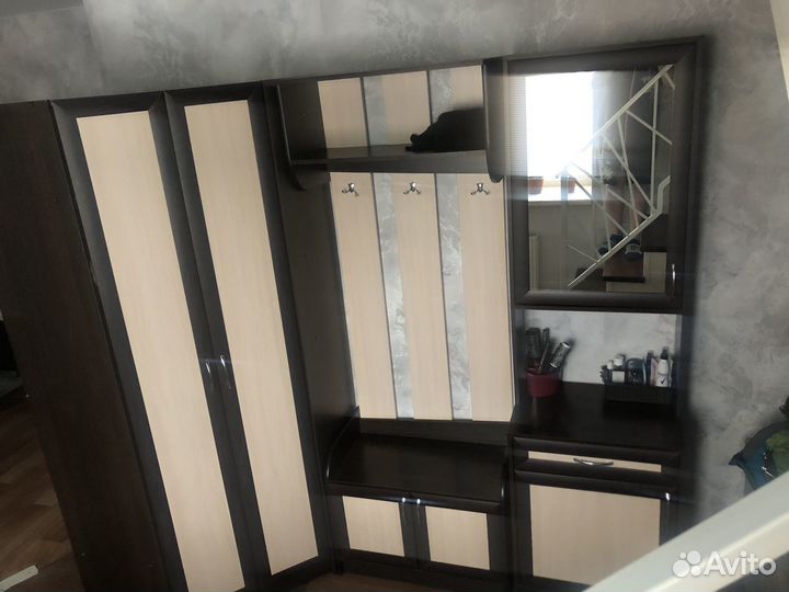 Прихожая угловая бу