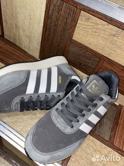 Кроссовки adidas