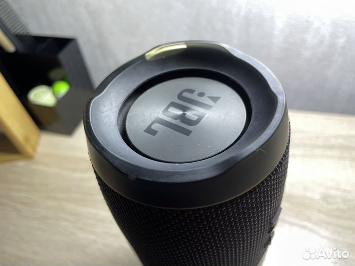 Колонка jbl charge 3