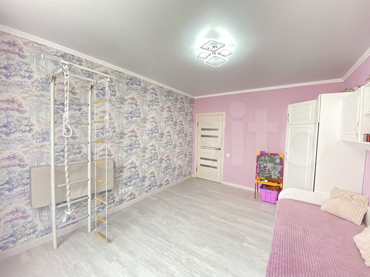 2-к. квартира, 65 м², 1/9 эт.