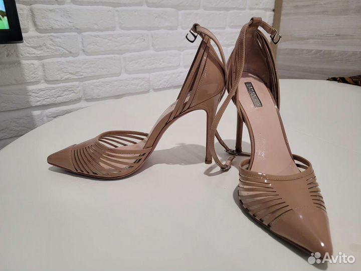 Босоножки Basconi