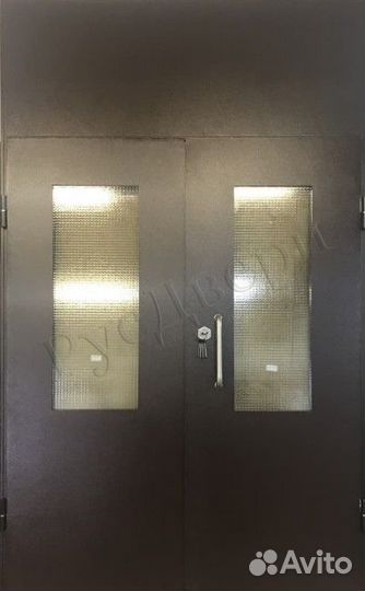 Металлическая входная дверь в подъезд
