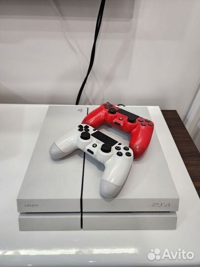 Sony playstation 4 PS4 с игровыми дисками