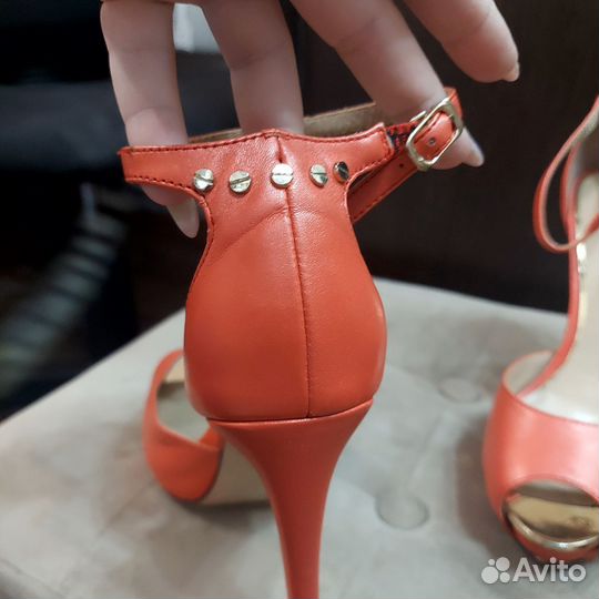 Босоножки Graciana 35 размера кожа